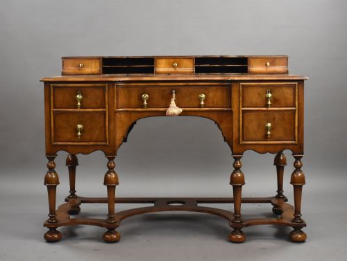 ANTIQUE QUEEN ANNE STYLE WALNUT WRITING TABLE - ADDITIONAL PHOTO 1