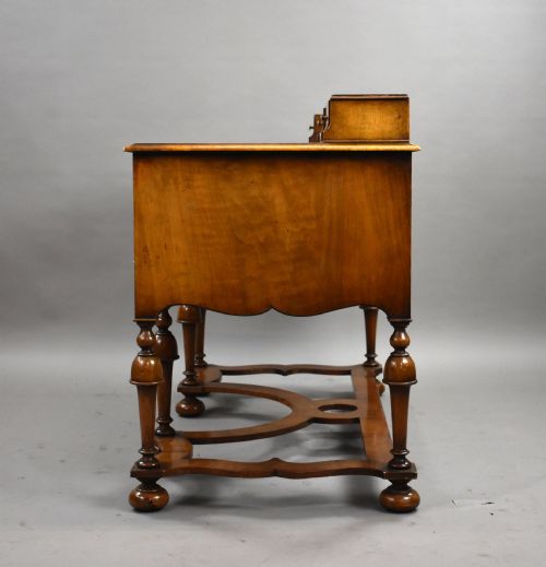 ANTIQUE QUEEN ANNE STYLE WALNUT WRITING TABLE - ADDITIONAL PHOTO 3