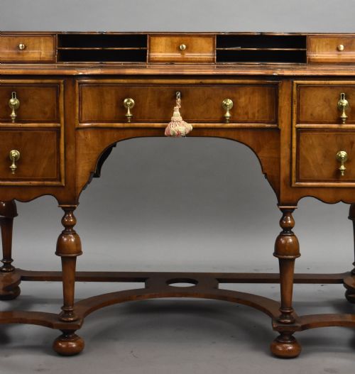 ANTIQUE QUEEN ANNE STYLE WALNUT WRITING TABLE - ADDITIONAL PHOTO 6