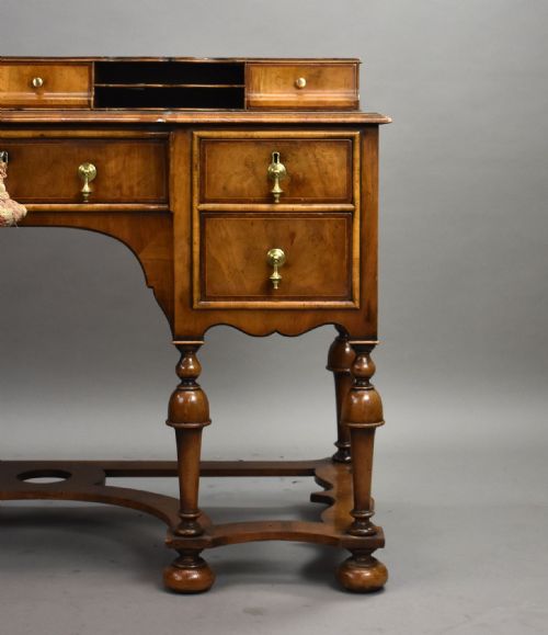 ANTIQUE QUEEN ANNE STYLE WALNUT WRITING TABLE - ADDITIONAL PHOTO 7