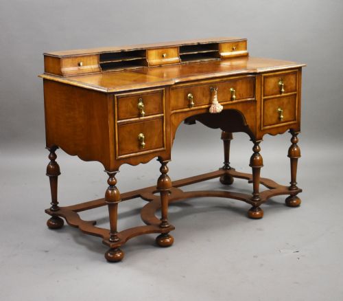 ANTIQUE QUEEN ANNE STYLE WALNUT WRITING TABLE - ADDITIONAL PHOTO 9