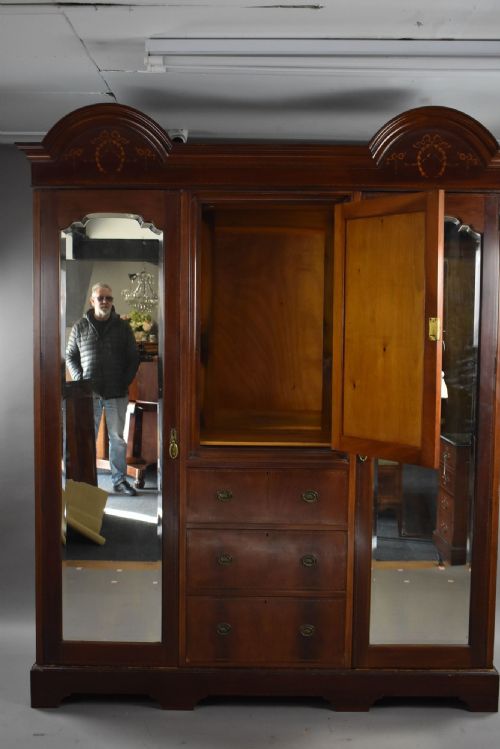 EDWARDIAN INLAID MAHOGANY TRIPLE WARDROBE - ADDITIONAL PHOTO 5