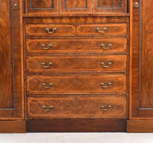 VICTORIAN FLAME MAHOGANY BREAKFRONT TRIPLE WARDROBE - ADDITIONAL PHOTO 4