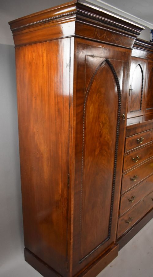 VICTORIAN FLAME MAHOGANY BREAKFRONT TRIPLE WARDROBE - ADDITIONAL PHOTO 6