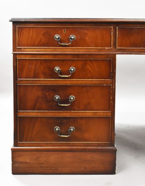 fig 1. Mahogany Partners Desk