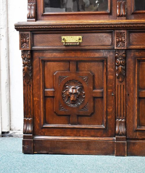 VICTORIAN CARVED OAK THREE DOOR BOOKCASE - ADDITIONAL PHOTO 3