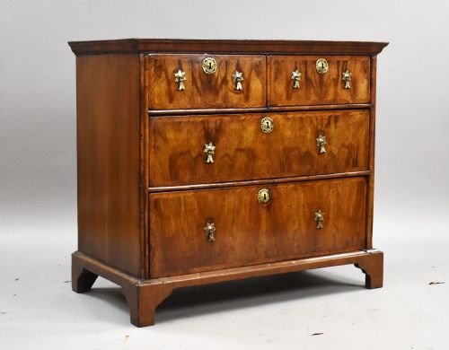 GEORGE III BURR WALNUT CHEST OF DRAWERS