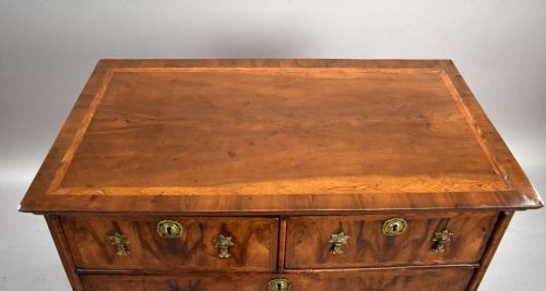 GEORGE III BURR WALNUT CHEST OF DRAWERS - ADDITIONAL PHOTO 3