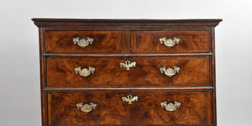 GEORGE III BURR WALNUT CHEST OF DRAWERS - ADDITIONAL PHOTO 5
