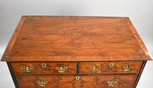 GEORGE III BURR WALNUT CHEST OF DRAWERS - ADDITIONAL PHOTO 4
