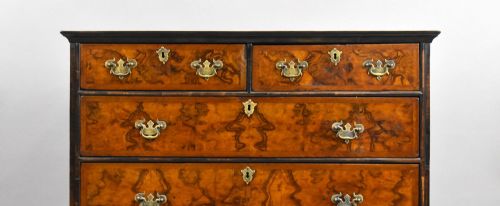 GEORGE III BURR WALNUT CHEST OF DRAWERS - ADDITIONAL PHOTO 5