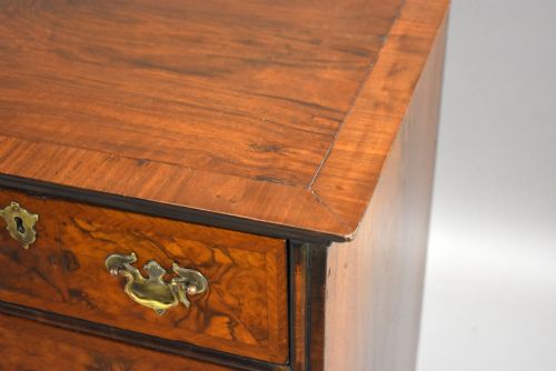 GEORGE III BURR WALNUT CHEST OF DRAWERS - ADDITIONAL PHOTO 8