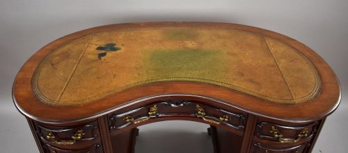 VICTORIAN MAHOGANY KIDNEY SHAPED DESK - ADDITIONAL PHOTO 5