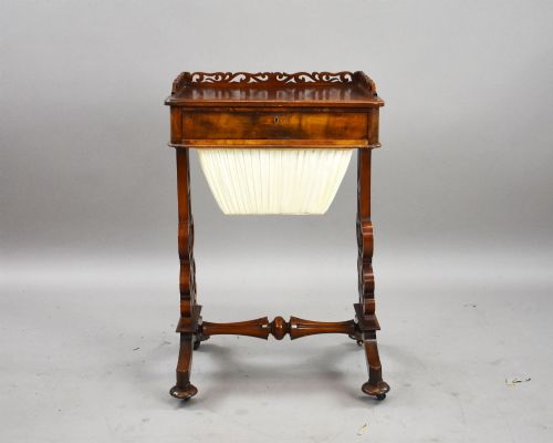 VICTORIAN MAHOGANY WORK TABLE - ADDITIONAL PHOTO 1