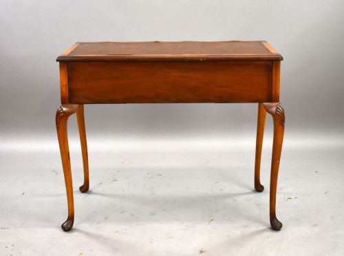 ANTIQUE QUEEN ANNE STYLE WALNUT WRITING TABLE - ADDITIONAL PHOTO 3