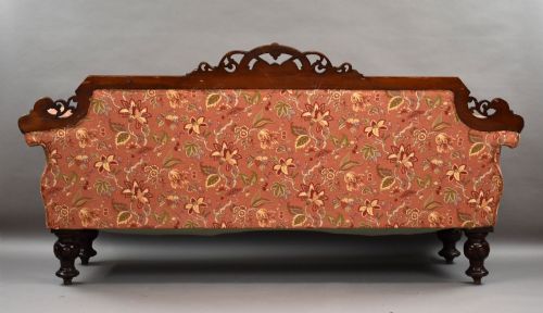 VICTORIAN MAHOGANY SETTEE - ADDITIONAL PHOTO 3