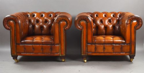 PAIR OF BROWN LEATHER CHESTERFIELD ARMCHAIRS - ADDITIONAL PHOTO 1