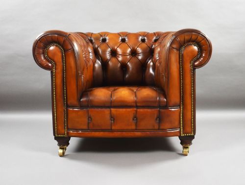 PAIR OF BROWN LEATHER CHESTERFIELD ARMCHAIRS - ADDITIONAL PHOTO 6