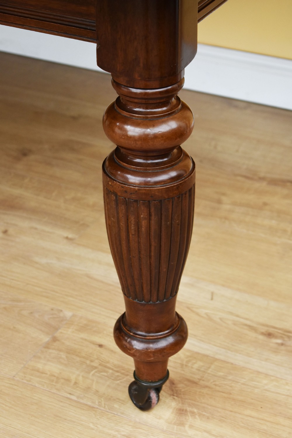 Victorian Mahogany Extending Dining Table View V