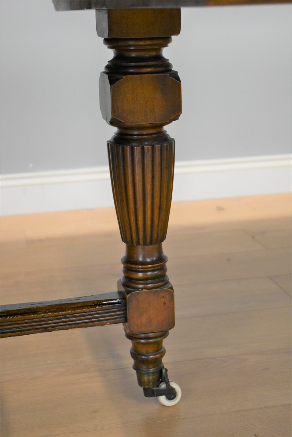 Late Victorian Mahogany Banquet Table View VII