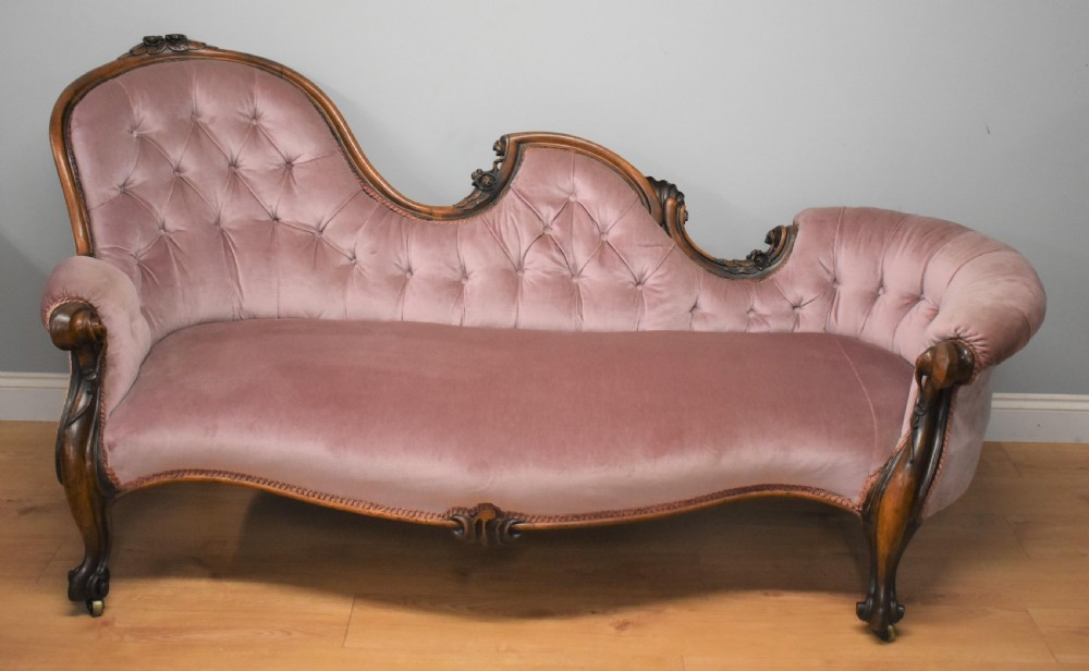 Victorian Walnut chaise longue