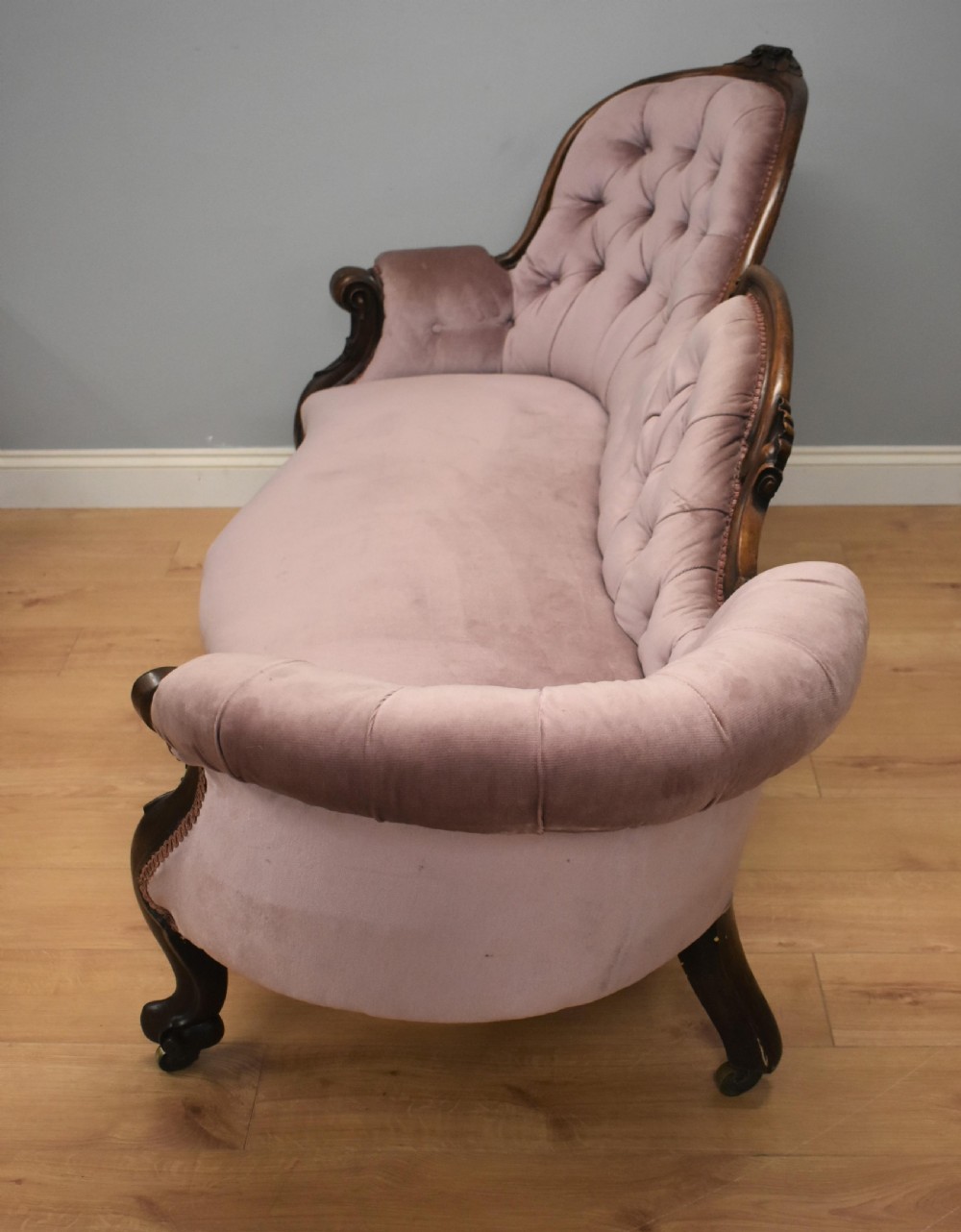 Victorian Walnut chaise longue View XVIII