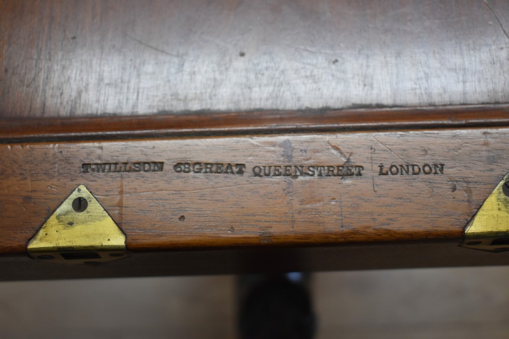 Early Victorian Rosewood Circular Dining Table View VIII