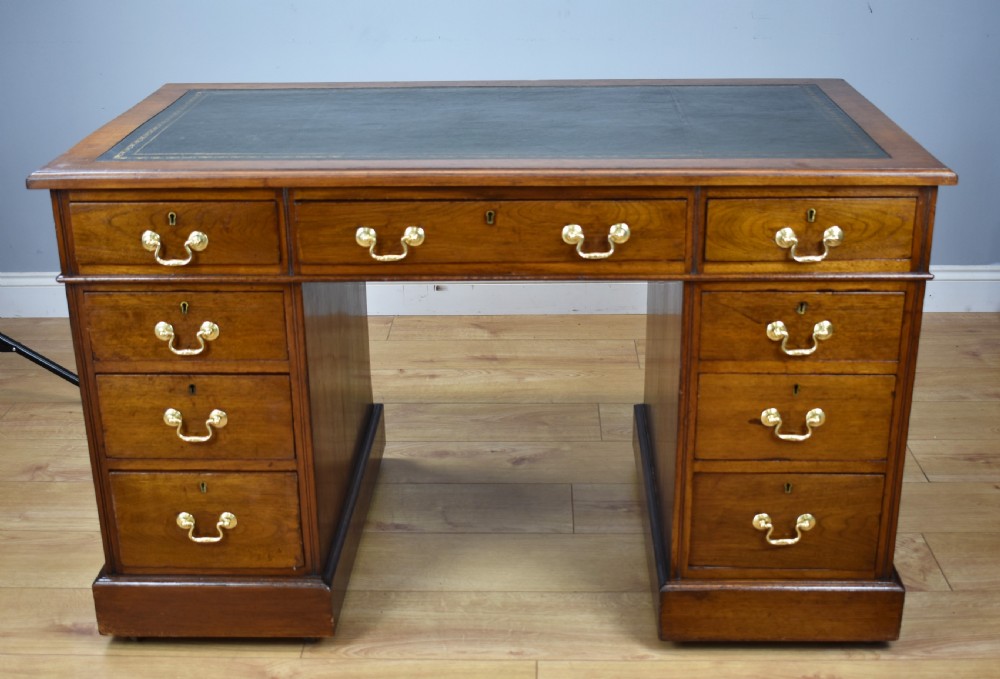 19th Century Victorian Mahogany Pedestal Desk