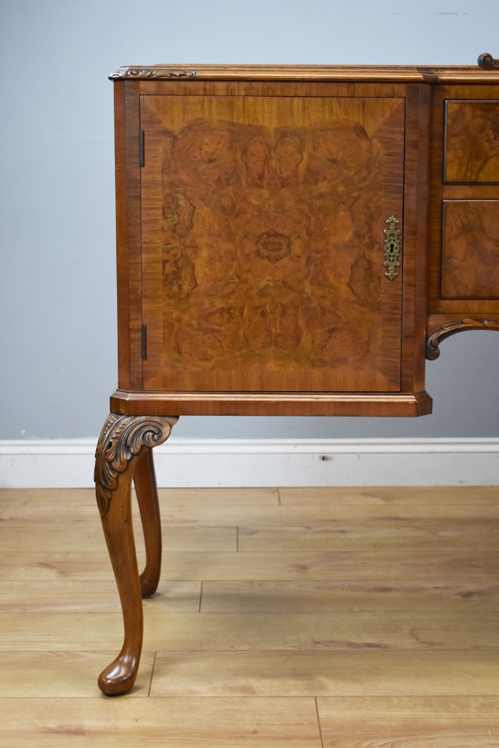 20th Century Queen Anne Style Burr Walnut Dining Suite View III