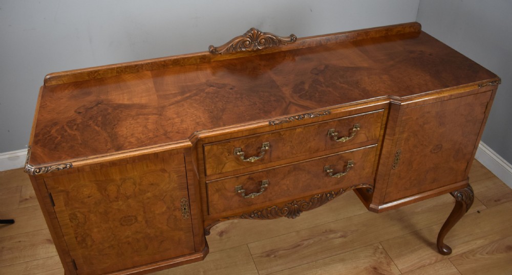 20th Century Queen Anne Style Burr Walnut Dining Suite View VIII