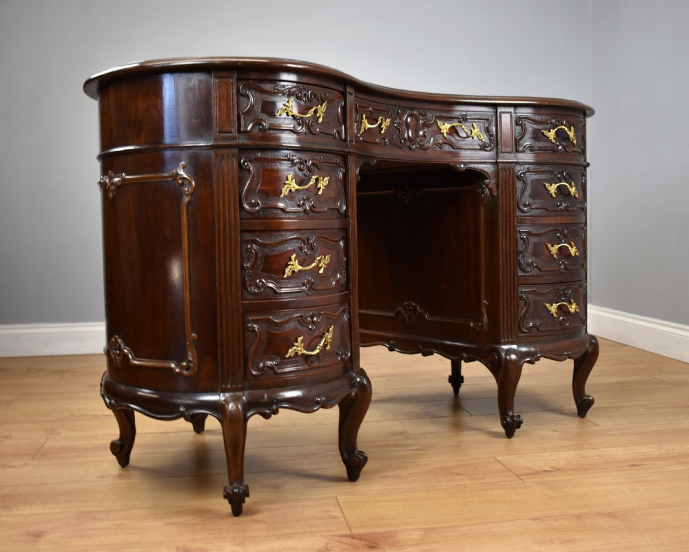 19th Century Victorian Mahogany Kidney Shaped Desk by Maple & Co View II
