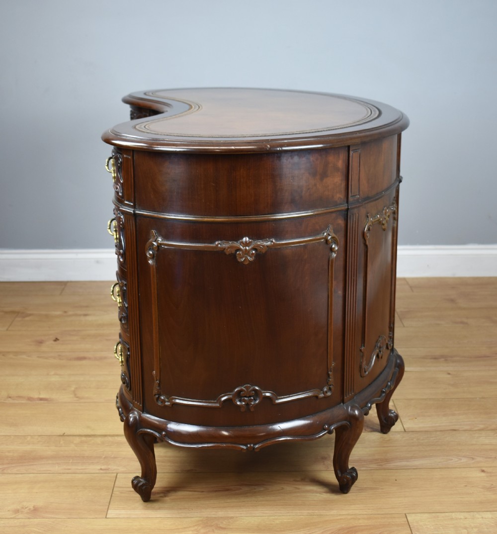 19th Century Victorian Mahogany Kidney Shaped Desk by Maple & Co View VI
