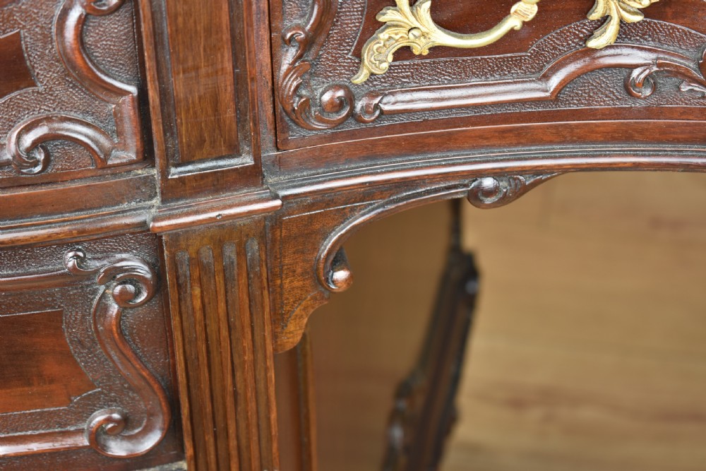 19th Century Victorian Mahogany Kidney Shaped Desk by Maple & Co View XI