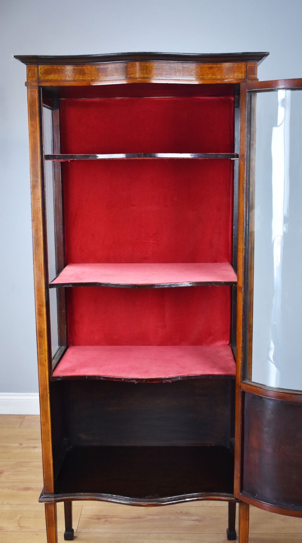 20th Century Edwardian Mahogany Serpentine Display Cabinet  View V