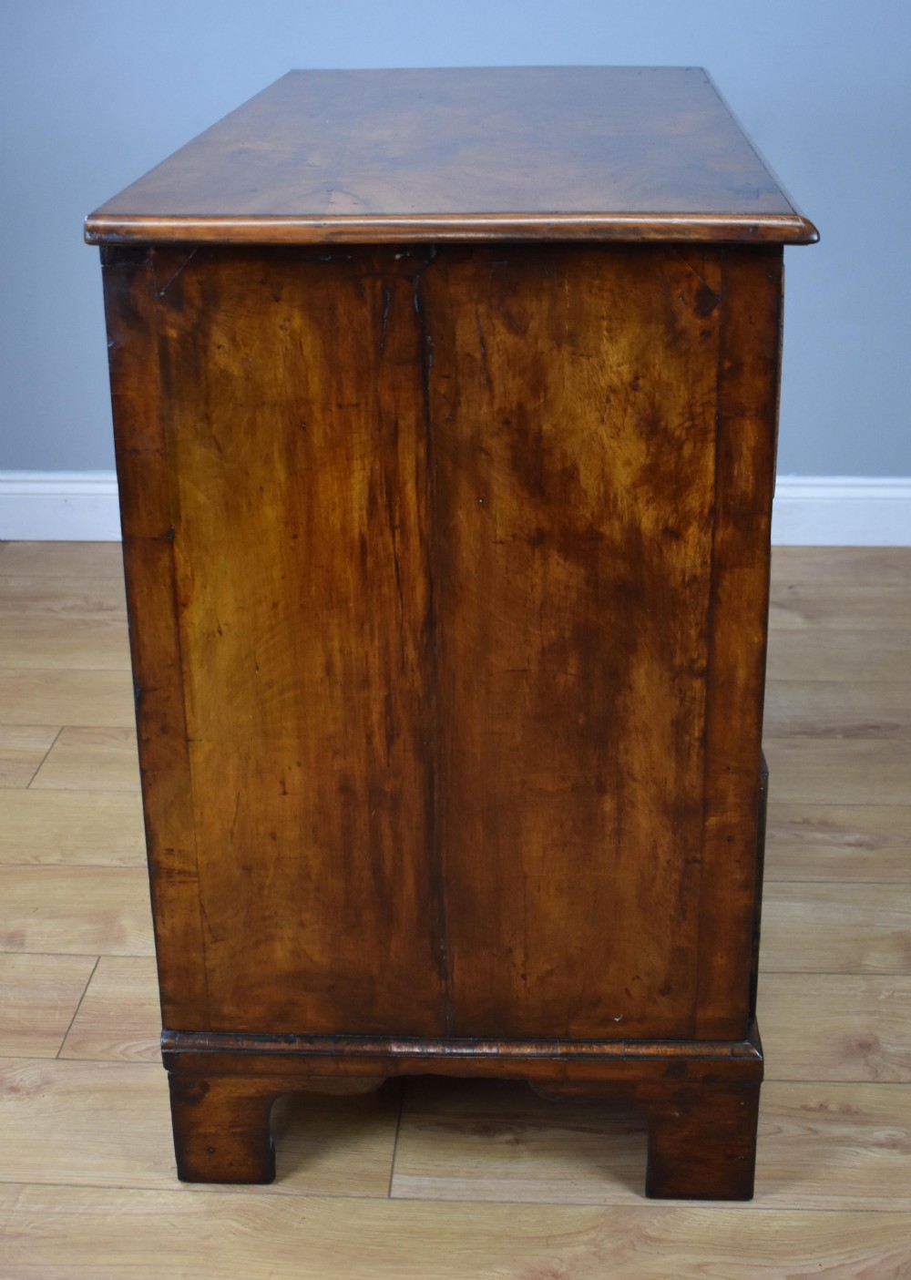 Georgian Walnut Chest Drawers View IX