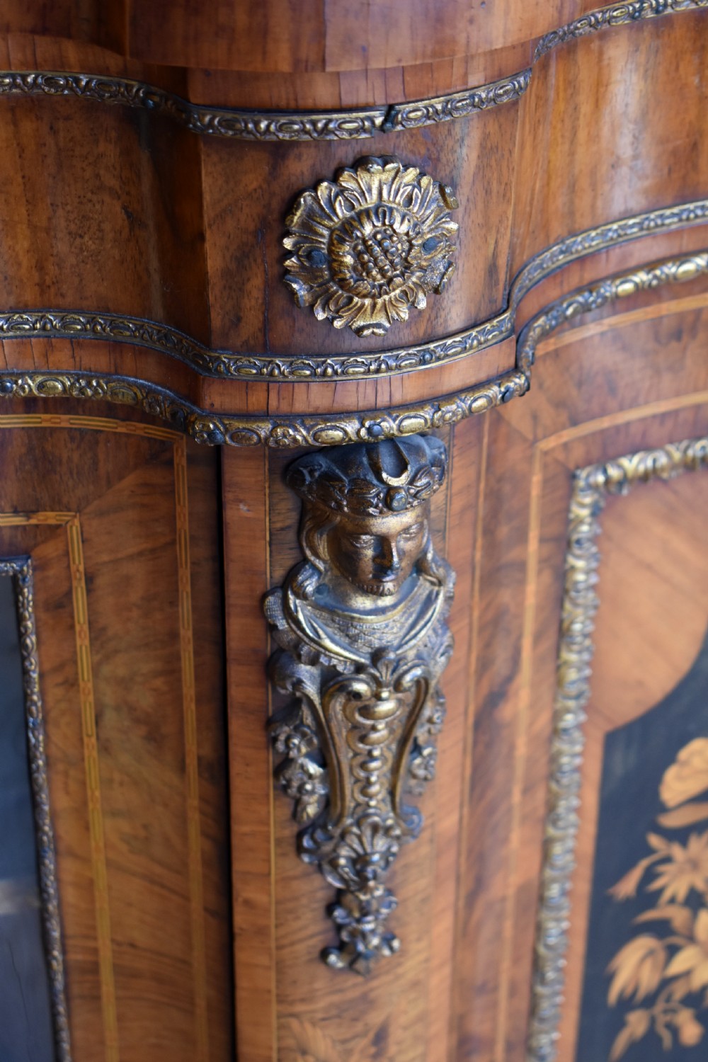 19th Century Victorian Burr Walnut and Marquetry Serpentine Credenza View VIII