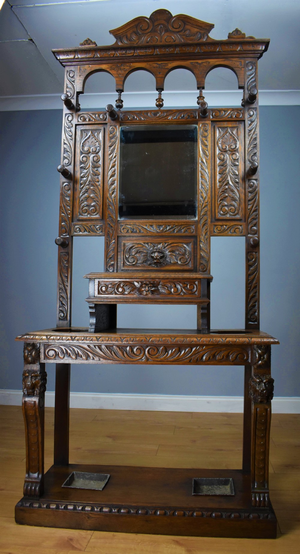 19th Century Carved Oak Flemish Style Hall stand View XIV