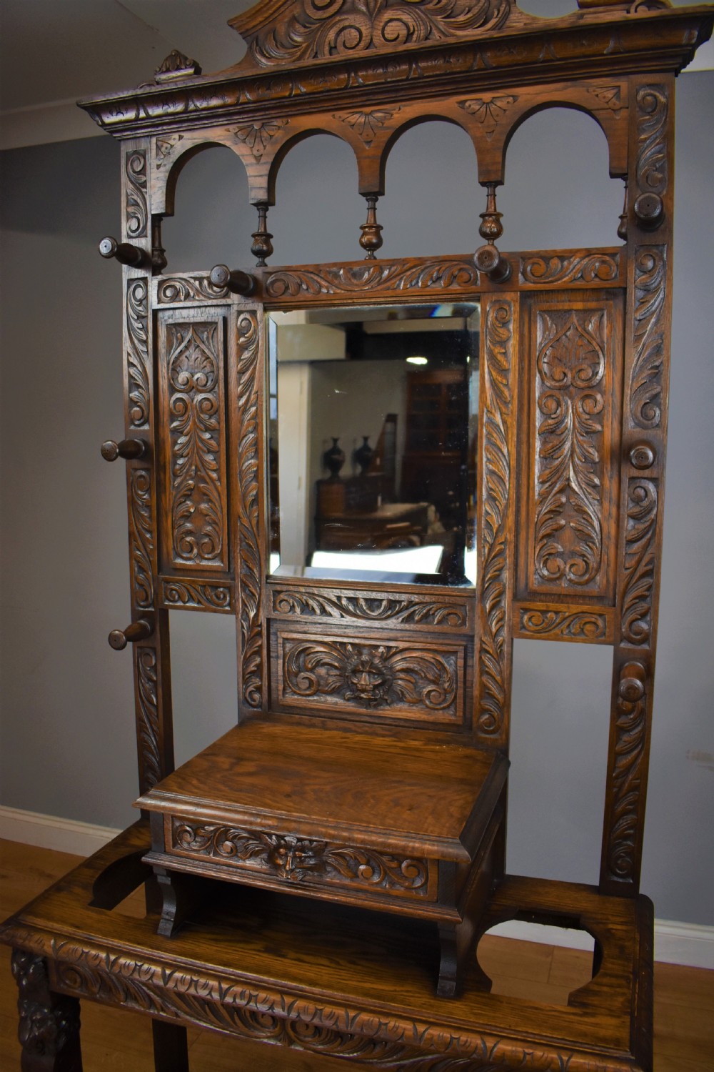 19th Century Carved Oak Flemish Style Hall stand View XVI