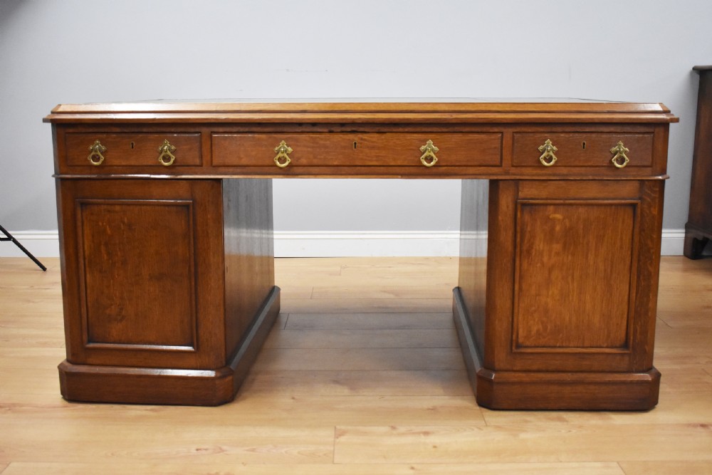Victorian Oak Partners Desk View VI