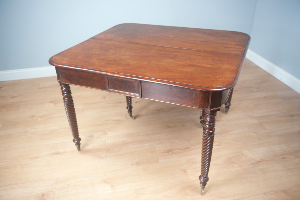 Regency Mahogany Concertina Extending Dining Table View II