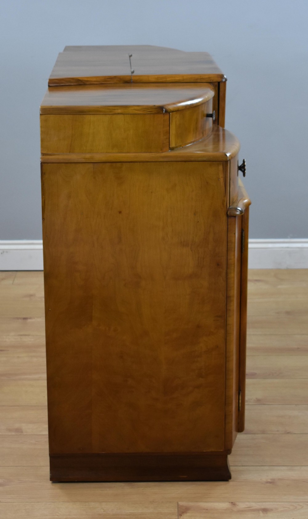 Art Deco Walnut cocktail cabinet View XI