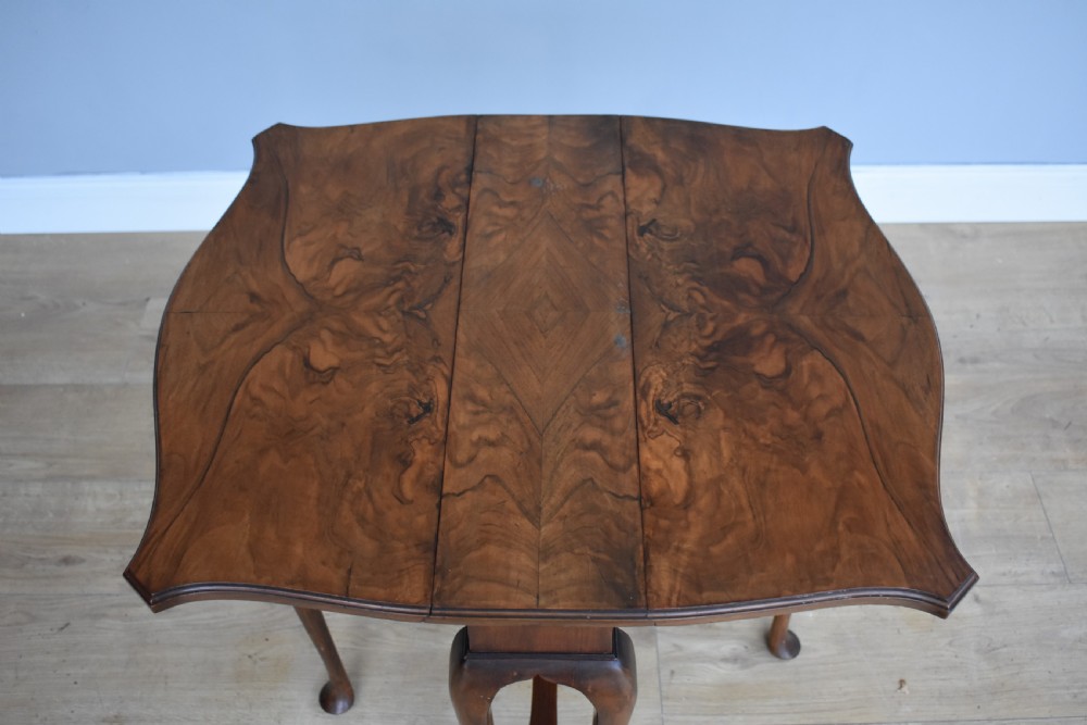 Walnut Sutherland Table View V