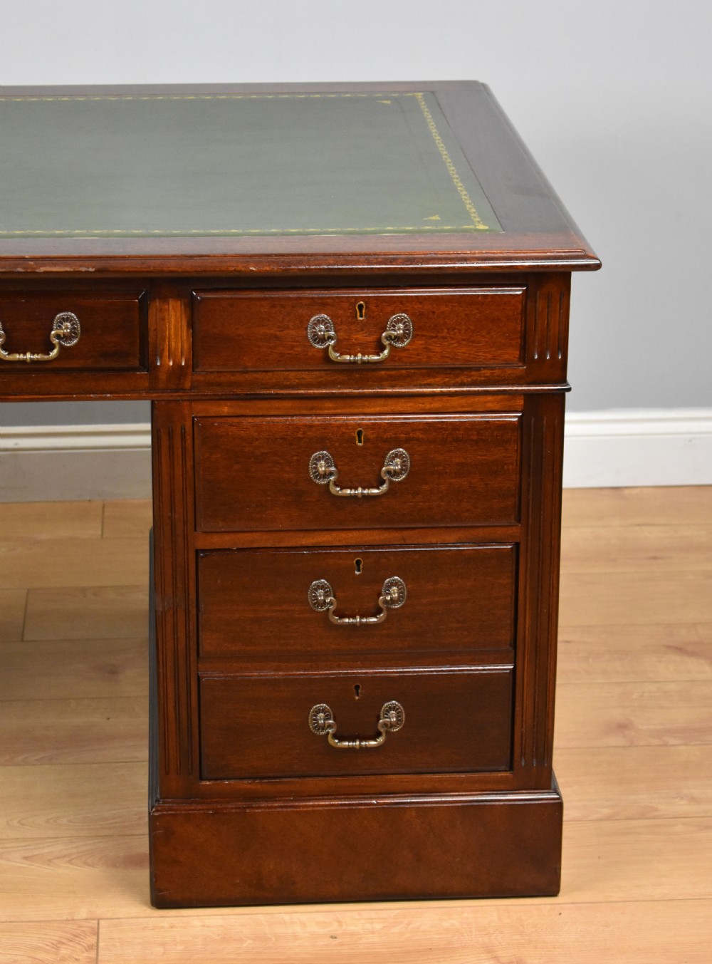 Early 20th Century Mahogany Pedestal Desk View IV