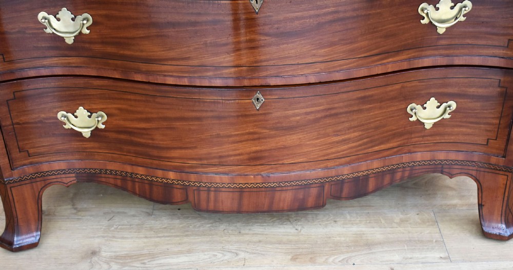 George III Mahogany Serpentine Chest of Drawers View V