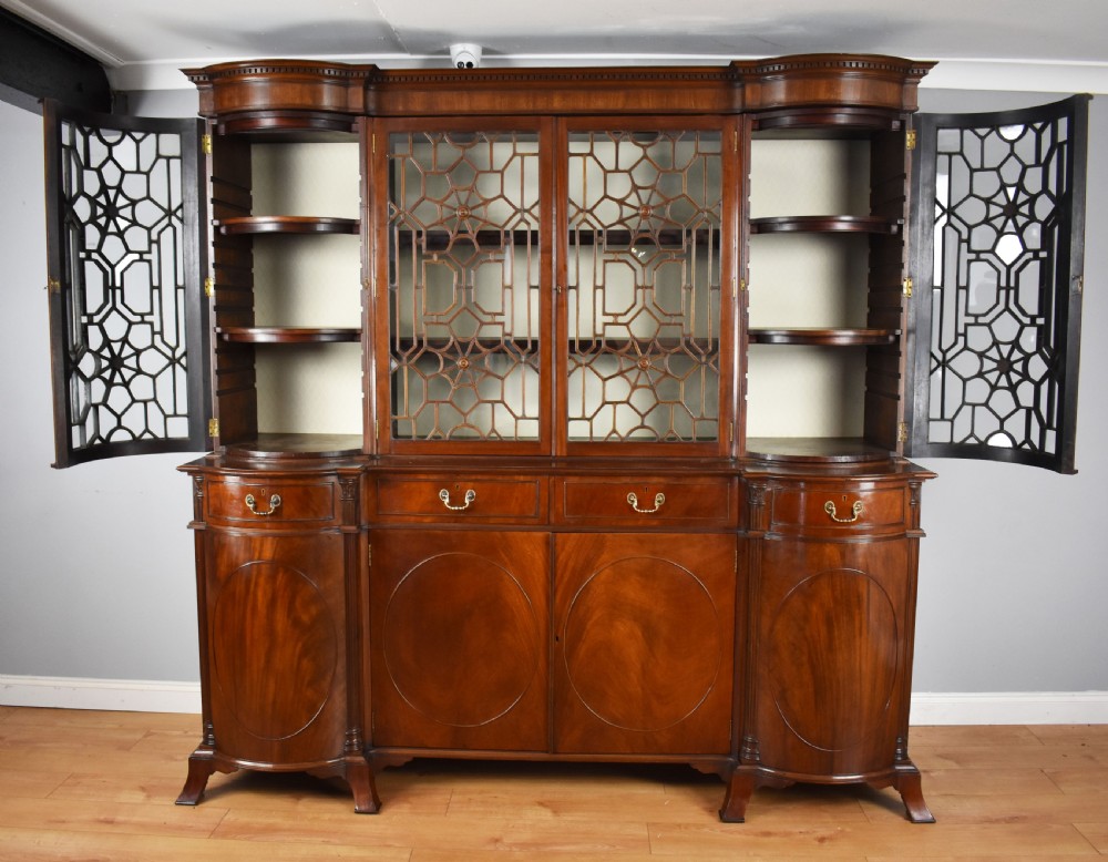 19th Century Mahogany Inverted Breakfront Bookcase View IV