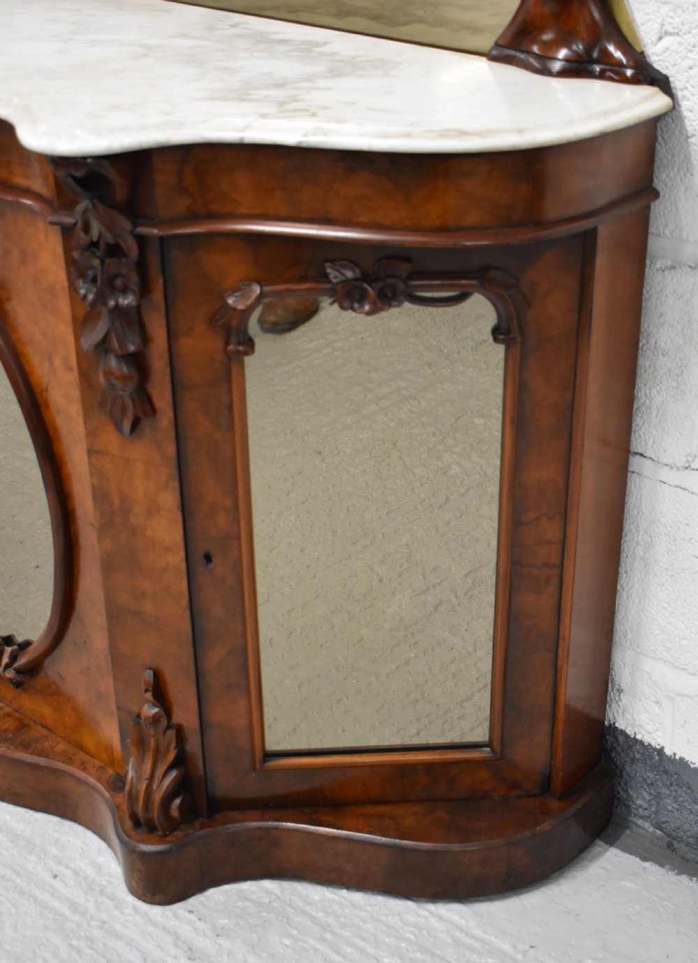 Victorian Burr Walnut Serpentine Credenza View VII