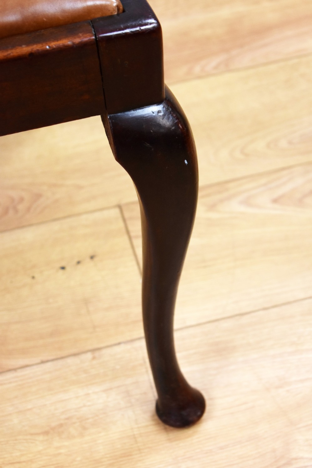 Set of 8 Queen Anne Style Mahogany Dining Chairs View VII
