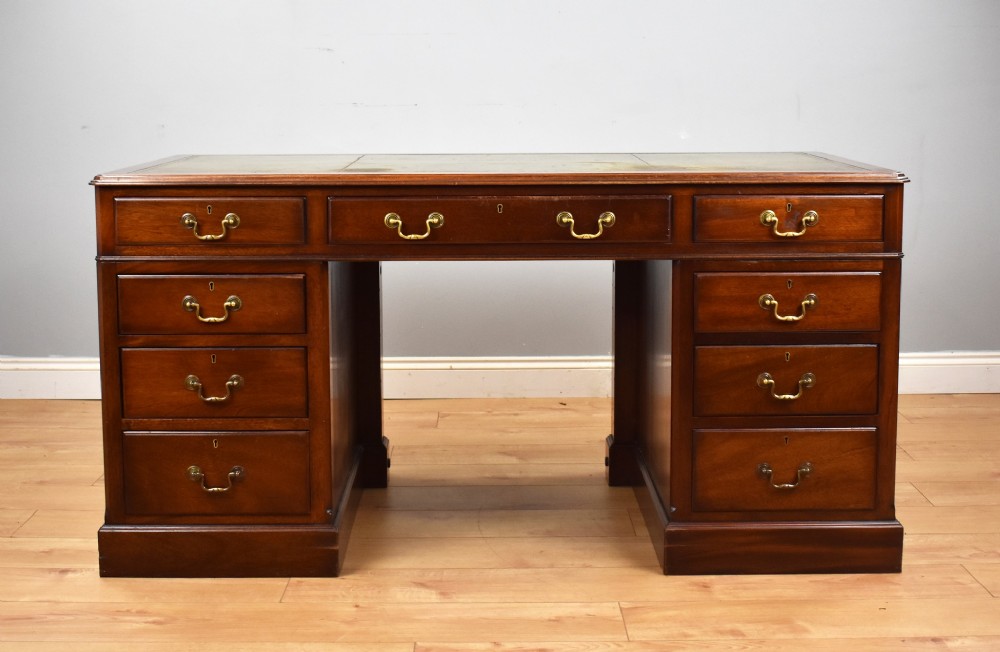 1960S Mahogany Pedestal Desl