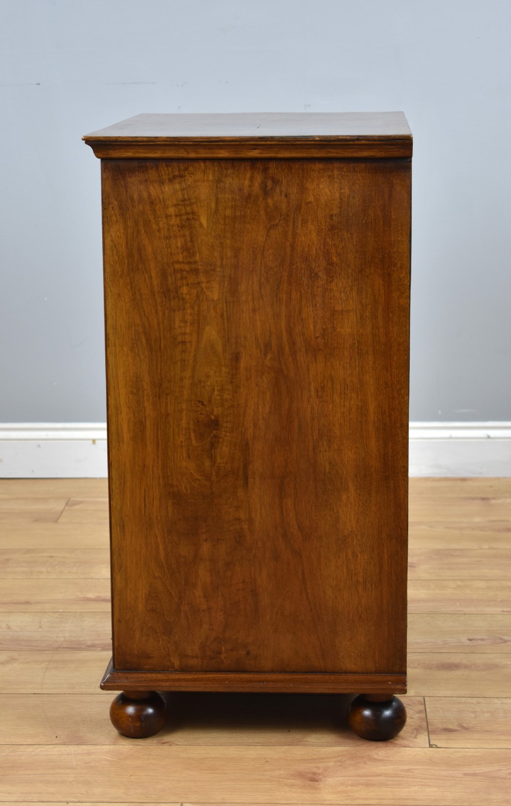 Queen Anne Style Burr Walnut Chest of Drawers View VI