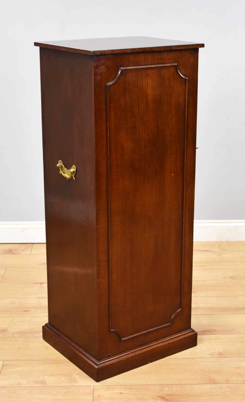 Large Mahogany Circular Extending Dining Table View IX